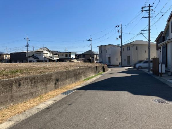 岩出市野上野　土地の前面道路含む現地写真