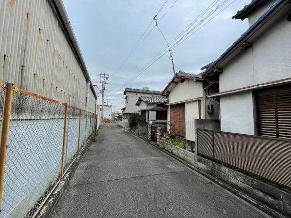 和歌山市材木丁　中古戸建の前面道路含む現地写真