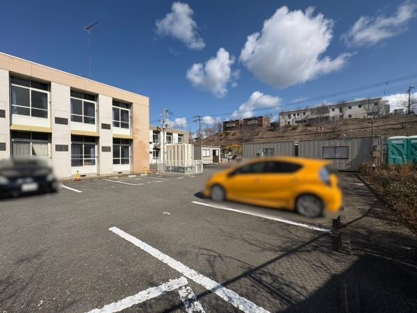 アゼリアの駐車場