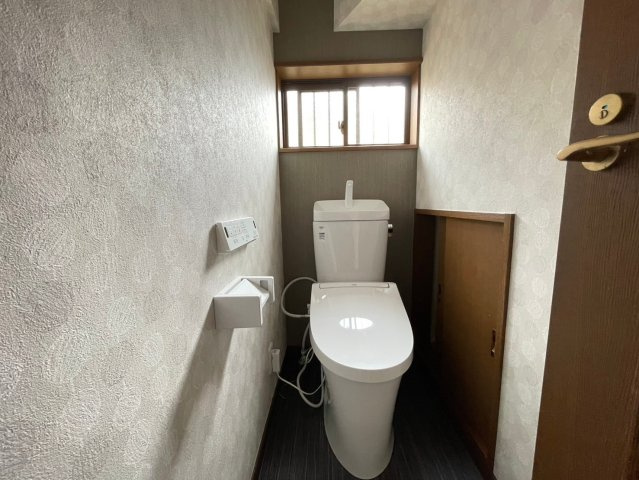 中古住宅白子町中里のトイレ