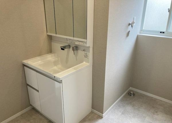 宮崎市池田台２期　中古戸建の独立洗面台