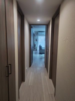 【玄関】 | プレサンスロジェ住之江レジデンス | 笑顔の家族と安らぎをもたらすリビングまであと数歩、帰ってきたことに喜びを感じる玄関エリア。