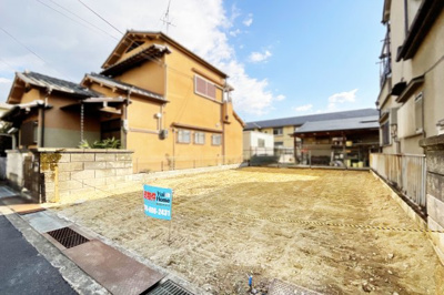 【前面道路含む現地写真】 | 城陽市市辺五島　注文住宅　建築条件付き　土地 | 【参考プラン情報】
キッチンは対面式のシステムキッチンでご家族の様子を見ながら食事の支度ができます。