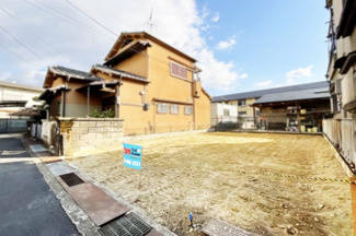 【前面道路含む現地写真】 | 【参考プラン情報】
駐車1台可能。前面T字路ですので車の運転が苦手な方も安心です(^^♪