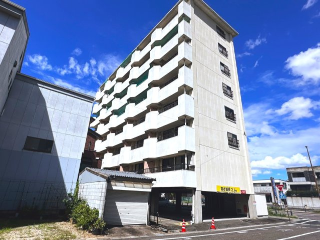 鳴神ビルの外観パース