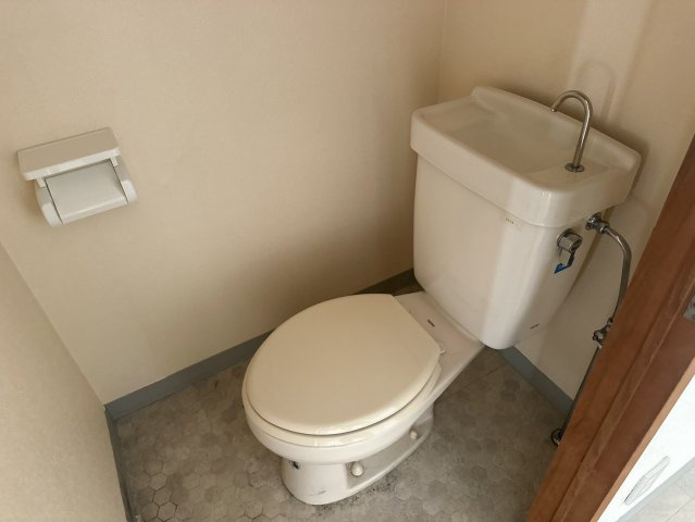 鳴神ビルのトイレ