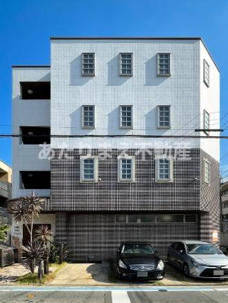 ミオテゾーロの駐車場