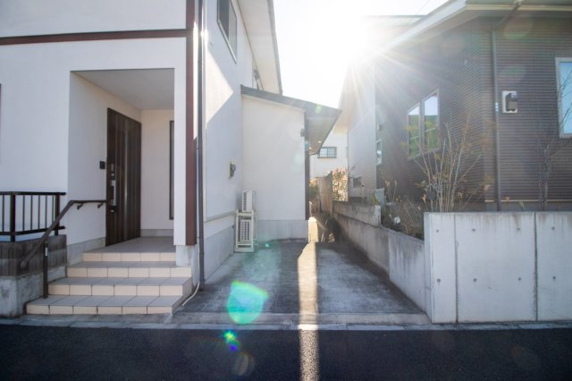 足利市東砂原後町の中古一戸建の駐車場