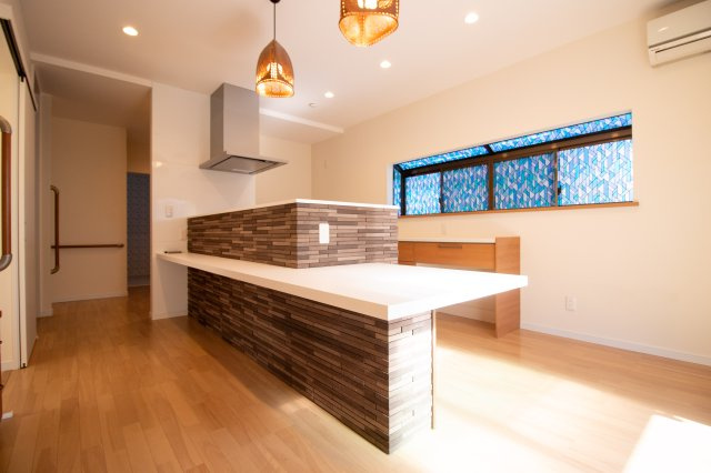 【居間・リビング】の画像