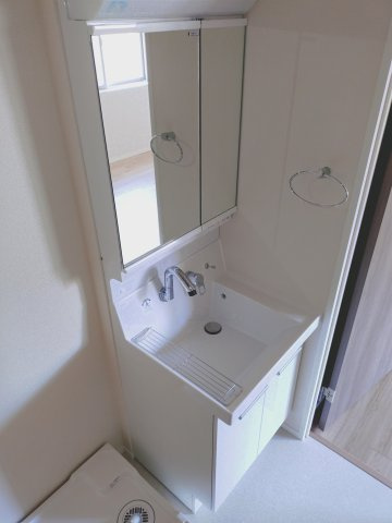 【洗面所】 | ヴランドール船橋本町 | 生活に欠かせない独立洗面台です