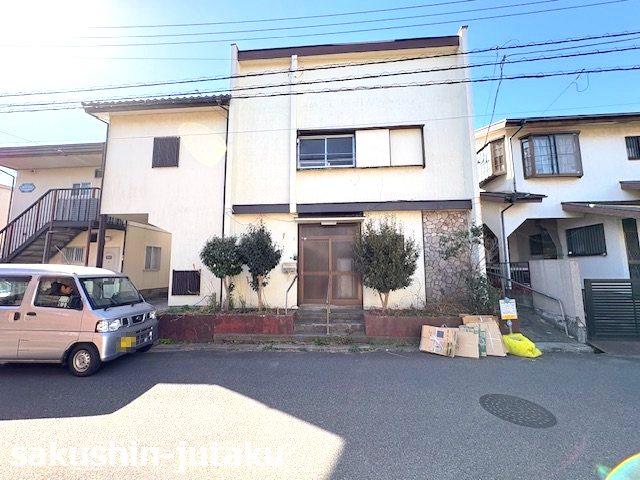 八千代台東１丁目　売地の外観|八千代台東１丁目　売地　古家あり　建築条件なし　八千代台駅徒歩５分　52.4坪の整形地　北東側4.5ｍ公道面　間口約13ｍ　第一種住居地域　60％/200％