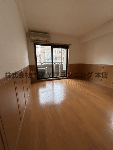 仲介手数料０円！HIRO尾頭橋の居間・リビング