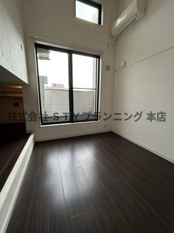 仲介手数料０円！L’endroit apaisantの居間・リビング