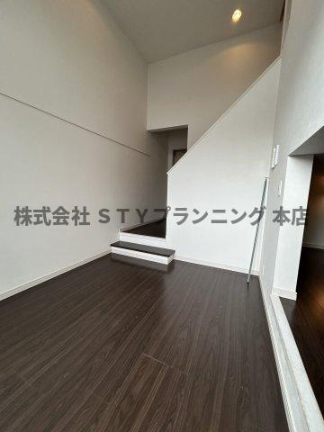 仲介手数料０円！L’endroit apaisantの居間・リビング