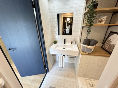 【洗面所】 | 仁川リバーサイドハイツA棟 | 明るい洗面所です