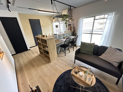 【居間・リビング】 | 仁川リバーサイドハイツA棟 | ゆったり過ごせるリビングです