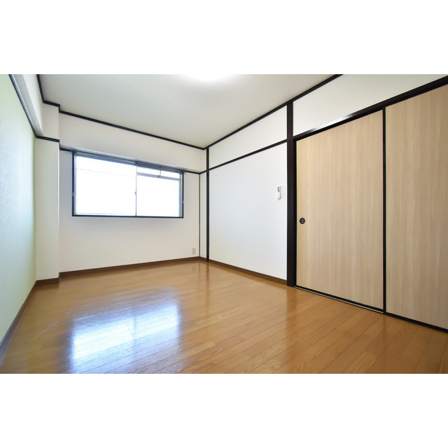 久留米市原古賀町の賃貸マンションの寝室|開放的な寝室です