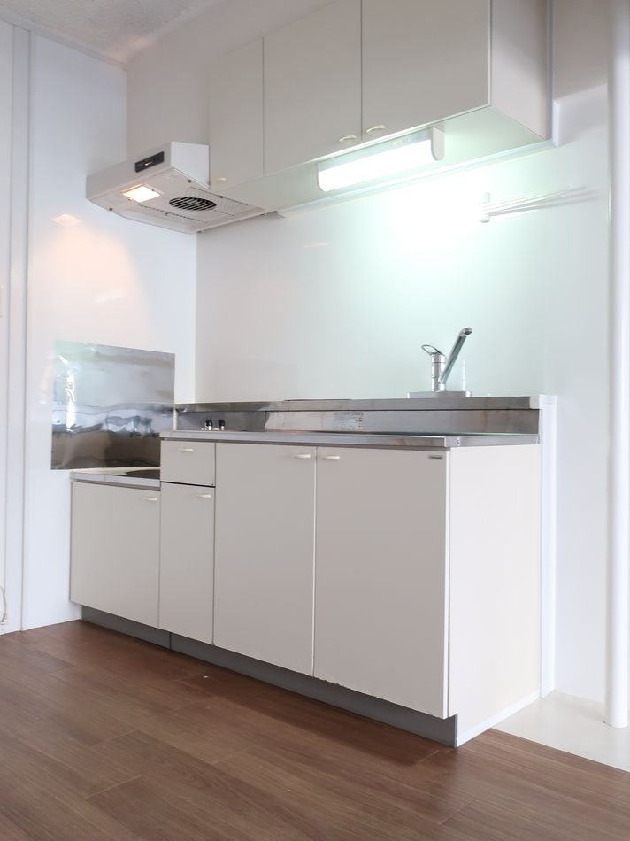 久留米市原古賀町の賃貸マンションのキッチン|きれいなキッチンです