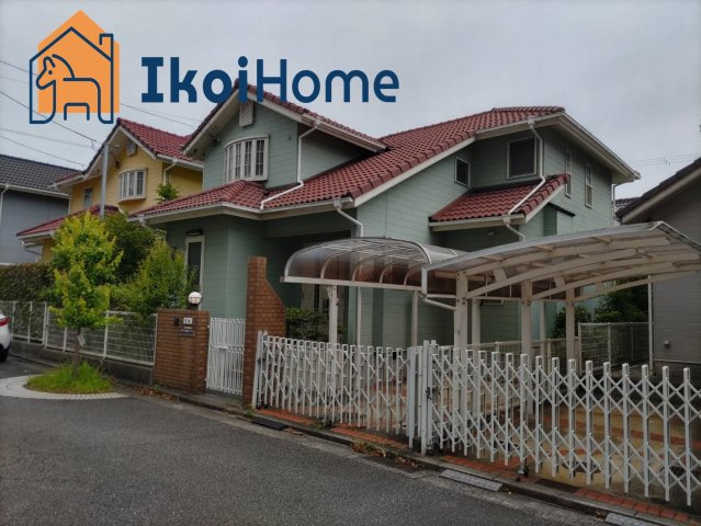 神戸市西区樫野台　中古一戸建の外観|バス停近く。土地面積広々しており、駐車場には嬉しいカーポート付き。