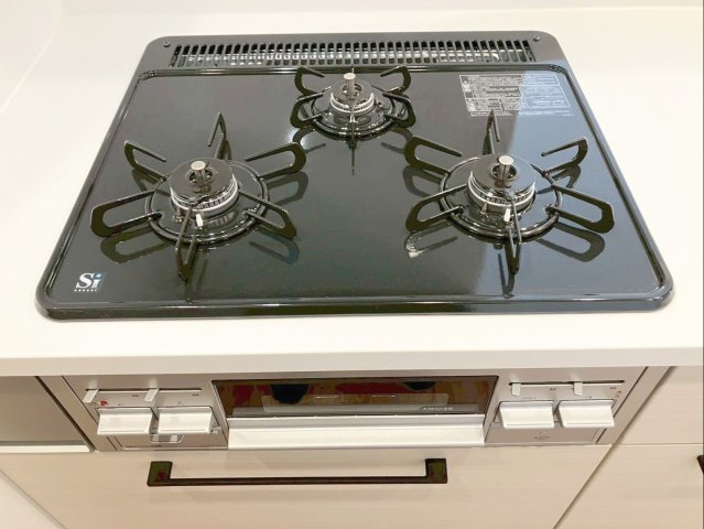 東峰マンション長者原のキッチン|お料理捗る3口コンロです！