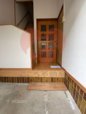 【玄関】 | 岸和田市中井町２丁目貸家