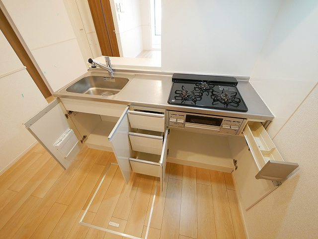 クレメント東九条Ａのキッチン|使いやすいキッチンです