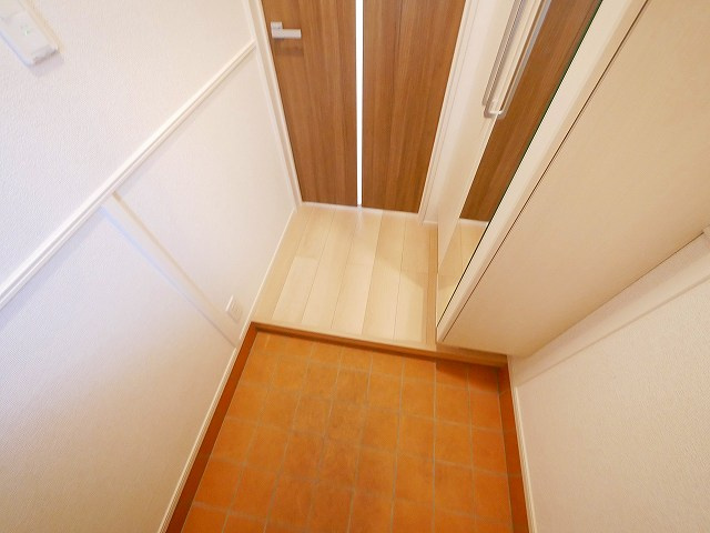 クレメント東九条Ａの玄関|落ち着いた玄関です