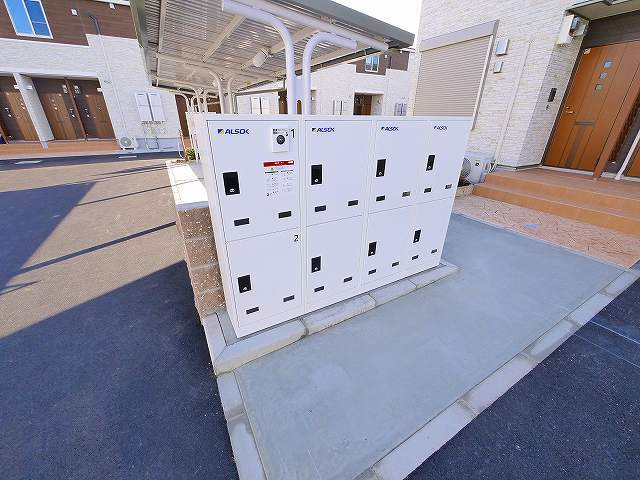 クレメント東九条Ａのその他|宅配ボックス