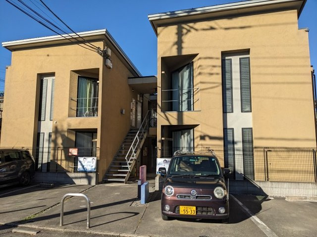 府中市朝日町２丁目のアパートの外観