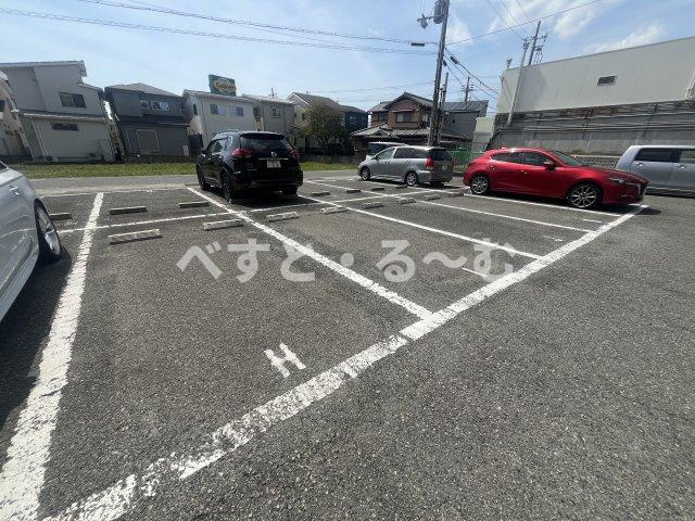 セジュール175の駐車場