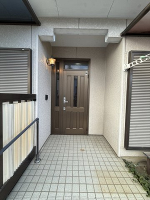 【玄関】 | 上里町七本木　【平屋】中古住宅   | 現地(2025年2月撮影)