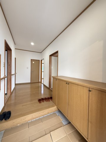 【玄関】 | 上里町七本木　【平屋】中古住宅   | 現地(2025年2月撮影)