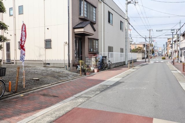 【前面道路含む現地写真】 | 東成区深江南２丁目 | 前面道路は　約8ｍ♪