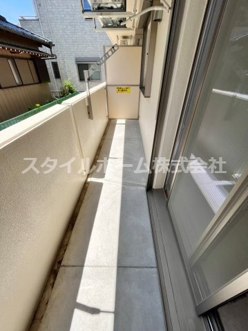 アヴェニュー赤代のバルコニー