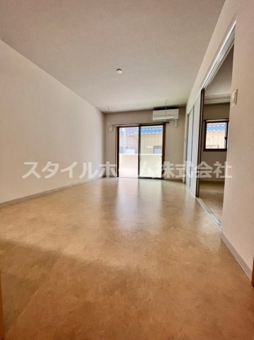 アヴェニュー赤代の居間・リビング