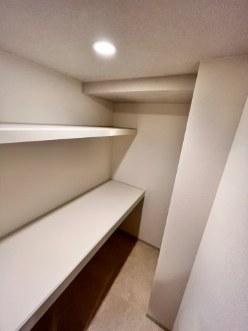 アヴェニュー赤代の収納