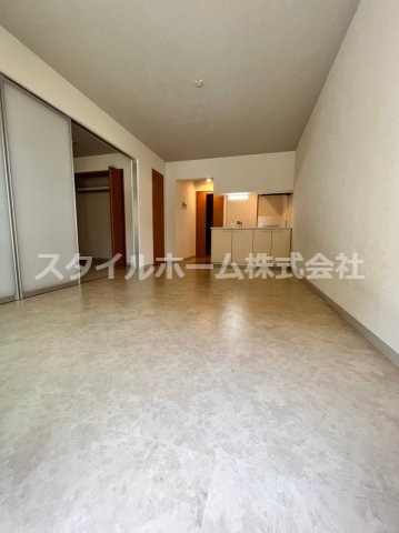 アヴェニュー赤代の居間・リビング