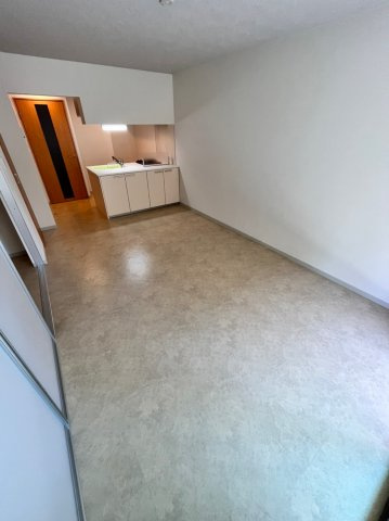 アヴェニュー赤代の内装