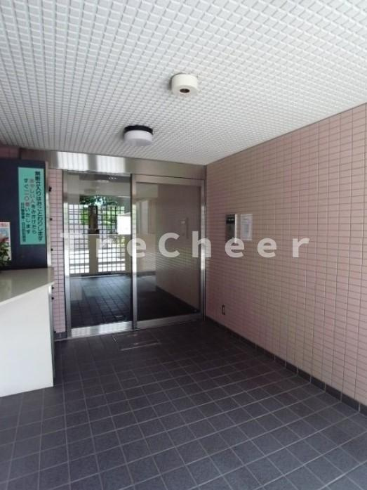 レジェンド椎名町のエントランス
