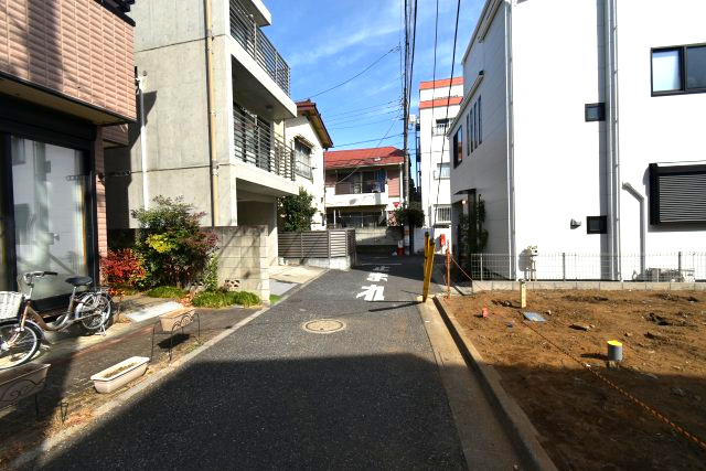 南台1丁目・新築戸建の前面道路含む現地写真