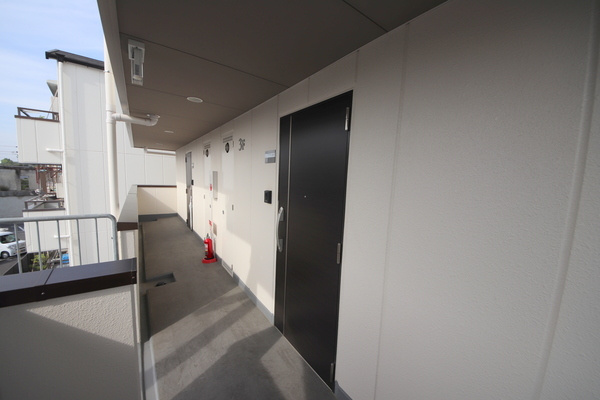 H&Mマンションのエントランス