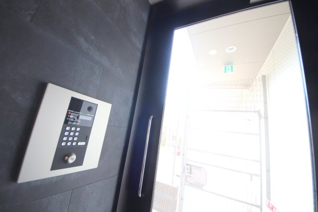 H&Mマンションのエントランス