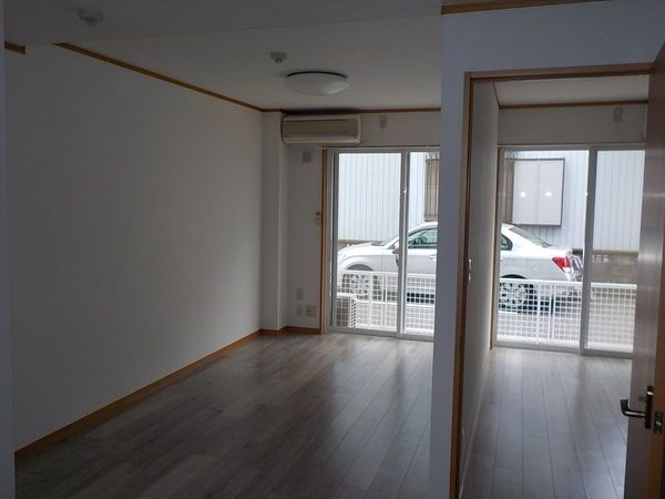 アールイーステージ刈谷　　　刈谷市の賃貸ならクラスホーム刈谷店の居間・リビング