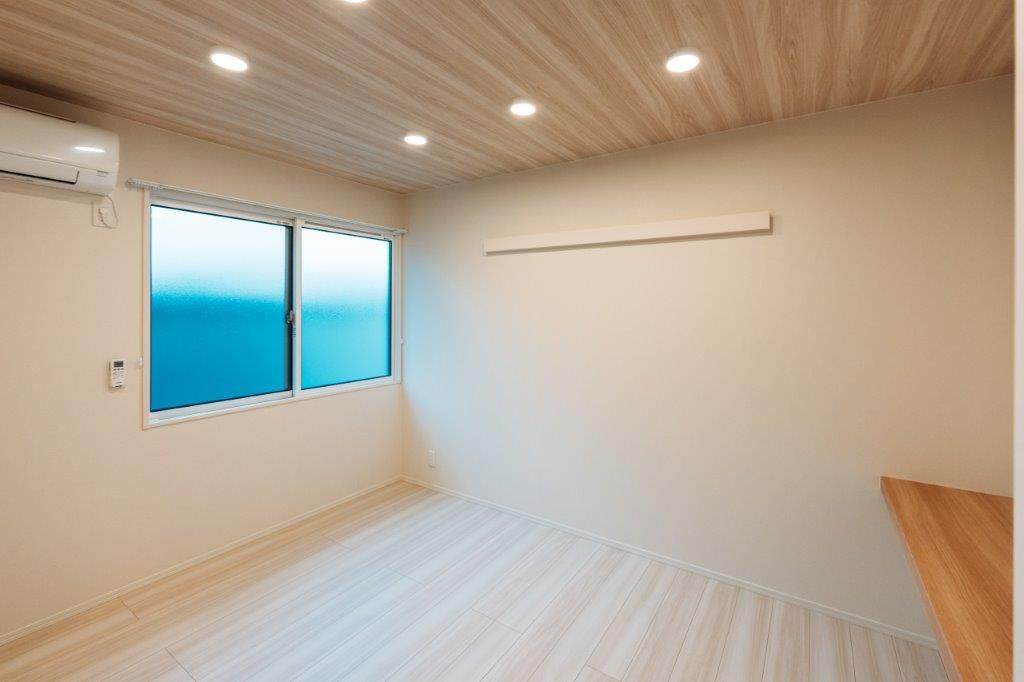 Diversita柳原Bの寝室|一日の終わりを、上質に整える空間。