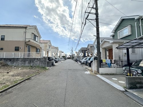 【前面道路含む現地写真】 | 【仲介手数料０円】藤沢市円行1丁目　中古戸建 | 藤沢市円行1丁目　中古戸建