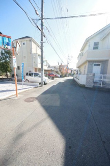 【前面道路含む現地写真】