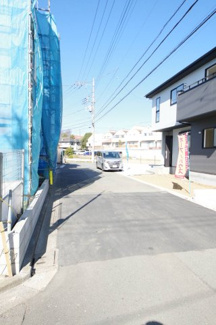 【前面道路含む現地写真】