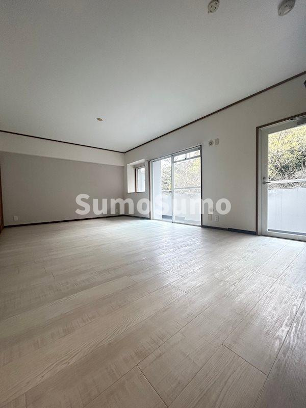 メゾンドカスカード六甲の居間・リビング