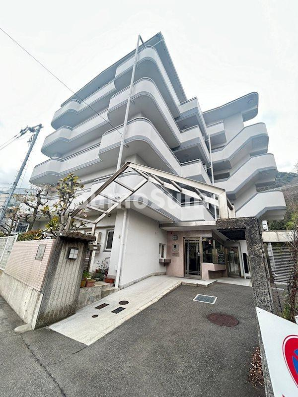 メゾンドカスカード六甲の外観