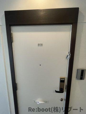 SOCIETY SEASONSの玄関